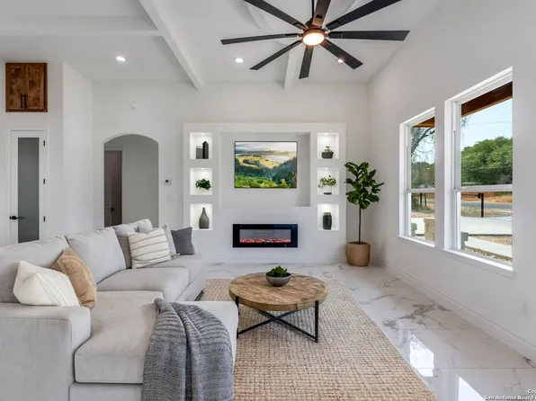 22842 Black Cherry, Elmendorf, TX 78112