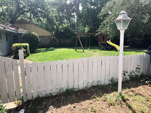 4th image of 10215 Barwood Dr