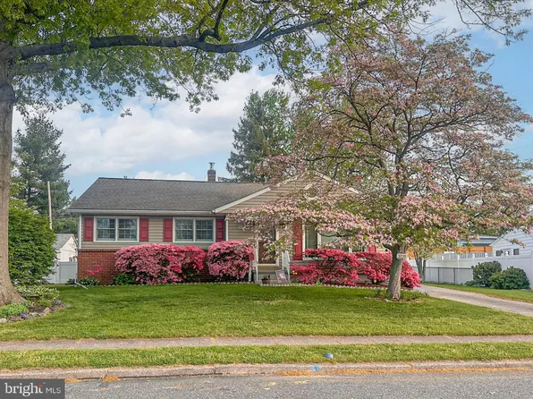 3735 Donegal Ln, Brookhaven, PA 19015