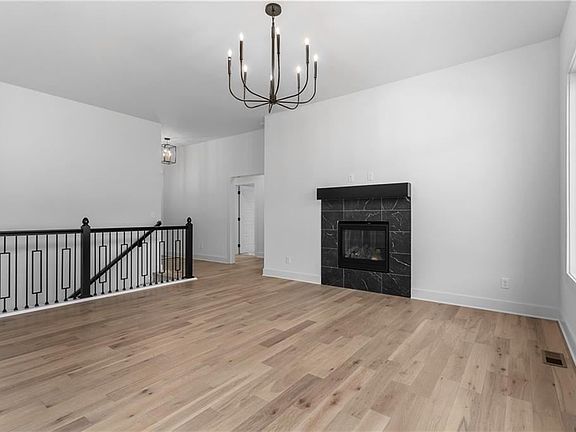 5th image of 1714 E 127th Ter