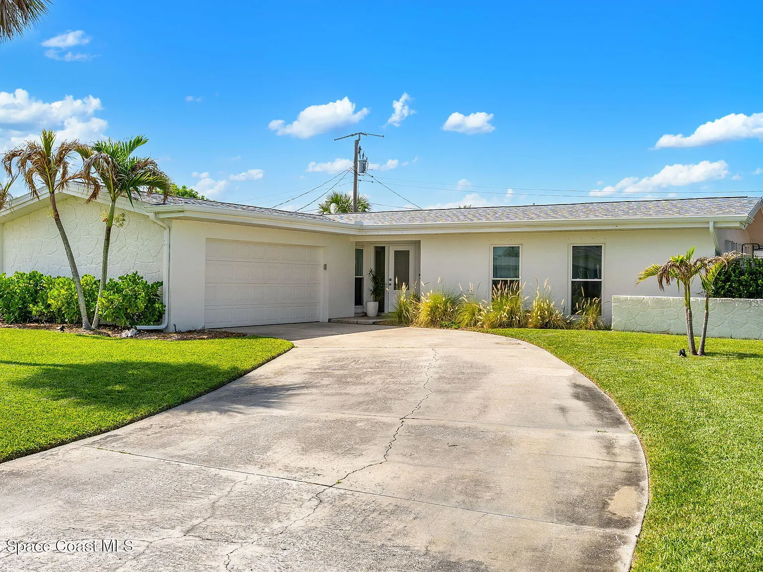 4 bed, 2.0 bath, 1351 sqft, $3,800 — Photo 4