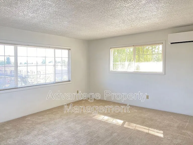 975 NW Garfield Ave #1 — Photo 20