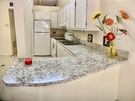4th image of 500 N Jefferson Ave #3