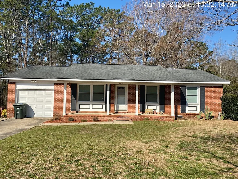 144 S Ingleside Dr — Photo 2