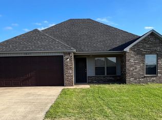 3875 Saddlecrest Dr, Jonesboro, AR 72404