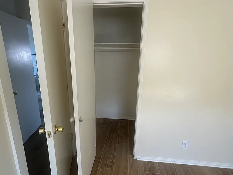 2920 W 141st St #5 — Photo 11