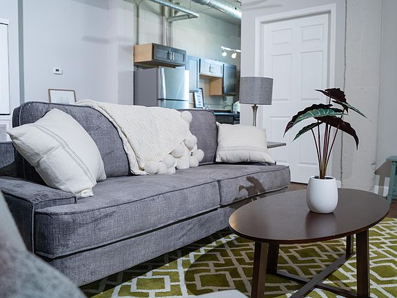 3rd image of 402 E 4th St #10960709