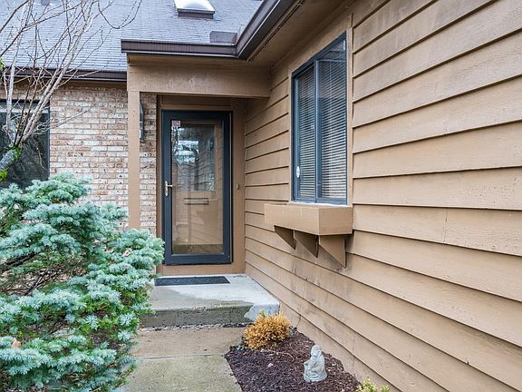 3rd image of 43 Evergreen Cir