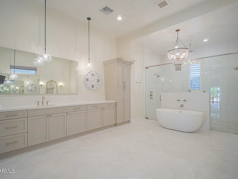 12424 E Victoria St — Photo 70