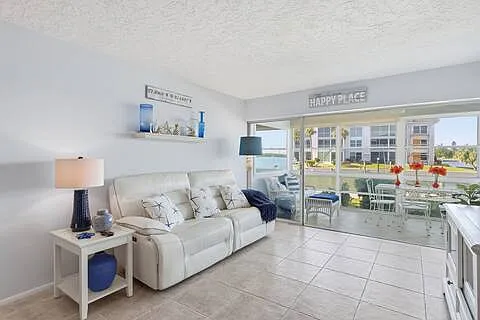2 bed, $3,500 — Photo 2