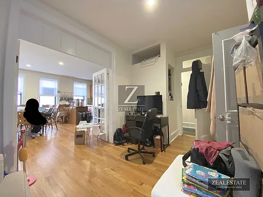 Rented by ZealEstate Group Inc | media 22