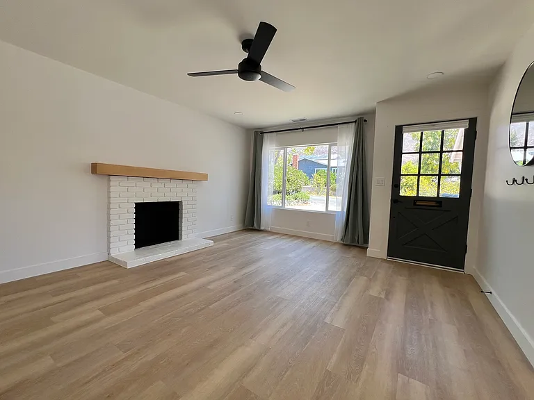 1327 Tanglewood Dr — Photo 6