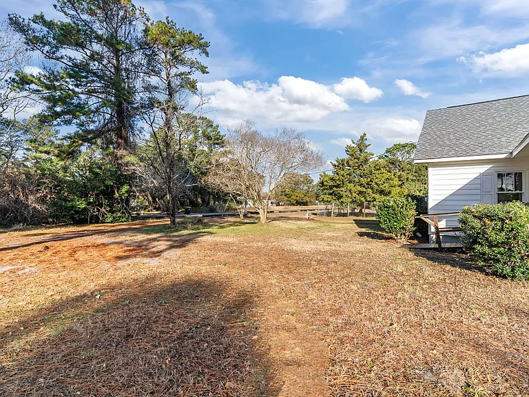 Spacious Yard