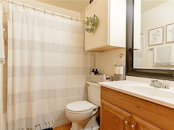 4th image of 215 Ab Ave #A