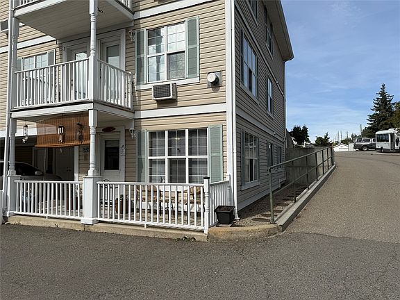 2nd image of 743 Okanagan Ave #200