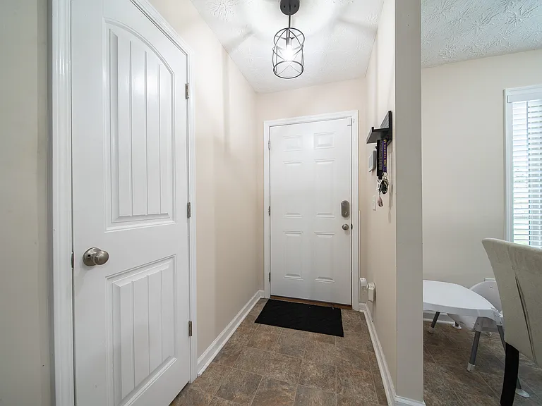 5788 Sandy View Dr — Photo 4