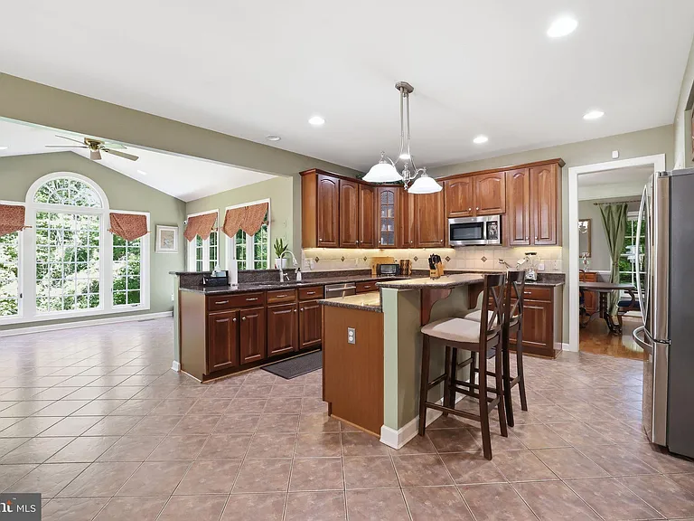 5767 Bush Hill Dr — Photo 16