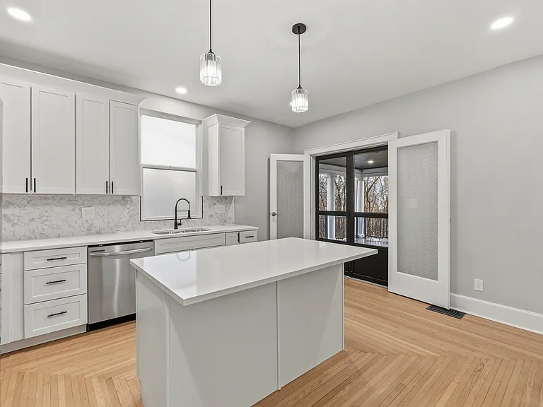 2978 Wardall Ave — Photo 29