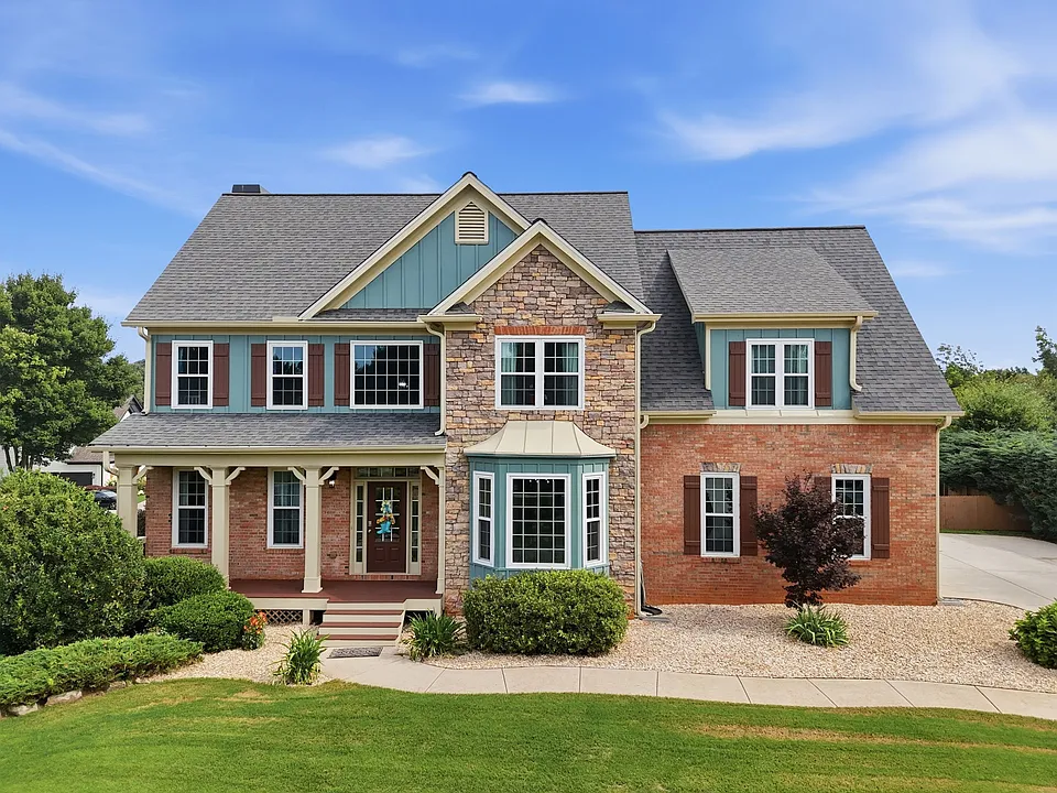 8205 Applewood Ct