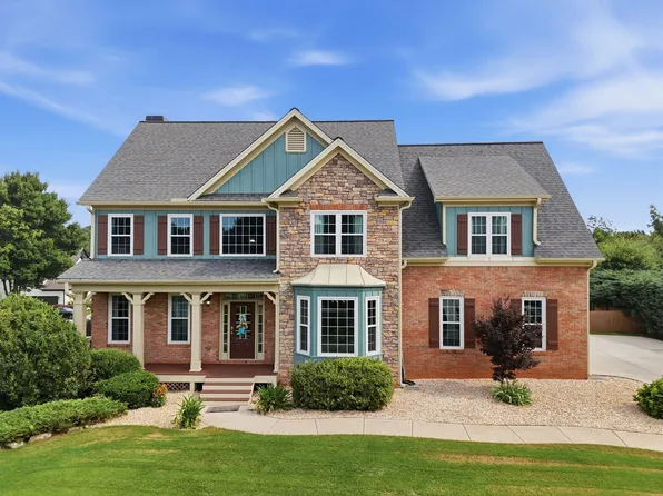 8205 Applewood Ct, Gainesville, GA 30506