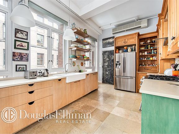 5th image of 284 Lafayette St APT 6D