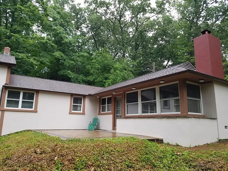 37 Diamond Glen Rd — Photo 3