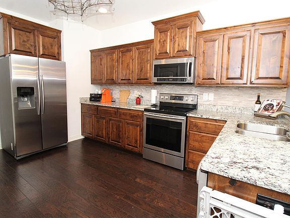 4th image of 3415 W Clabber Creek Blvd