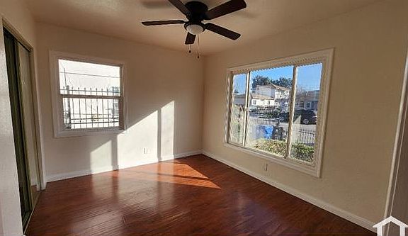 5th image of 251 W 41st Pl #1