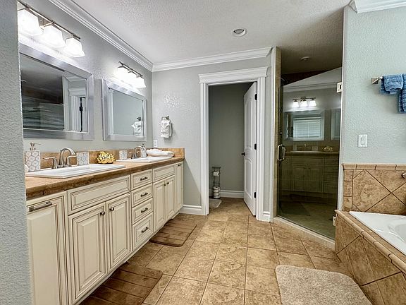 4th image of 130 Ridge Dr Room 5