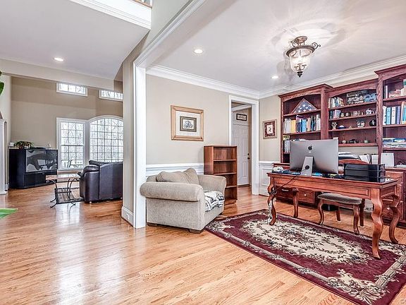 3rd image of 8140 Wrenfield Dr
