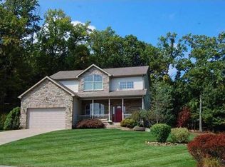 122 Magnolia Dr, Greensburg, PA 15601
