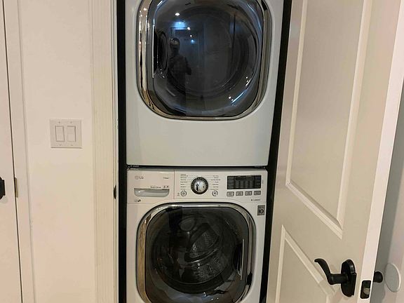 5th image of 877 Greene Ave #1