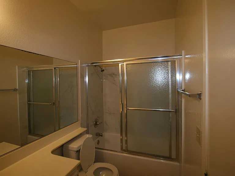 3637 Clarington Ave #113 — Photo 35