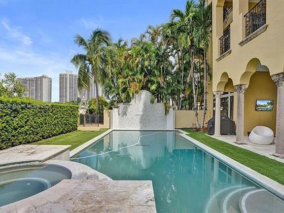 3rd image of 1516 Island Blvd #0