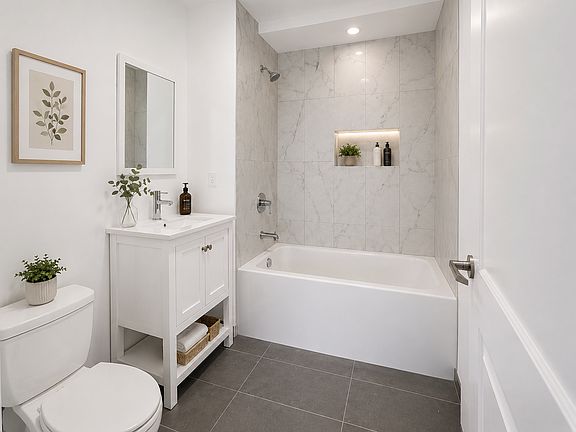 4th image of 2735 E 13th St #2B