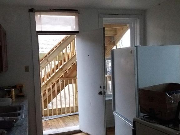5th image of 824 N Richmond St Fl 1ST