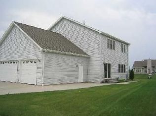 3900 Kennsington Square Rd, Sturtevant, WI 53177