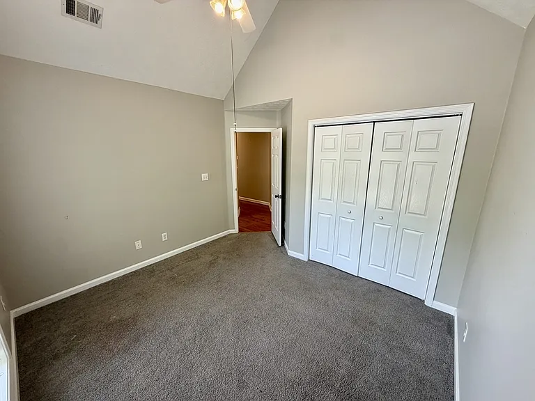 212 Kensington Trce — Photo 24