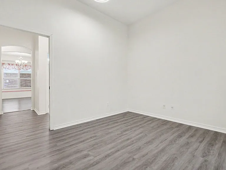 1707 Briarhollow Dr — Photo 29
