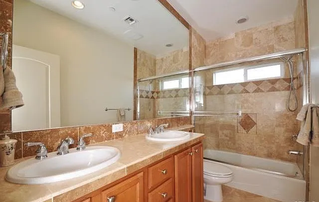2310 Voorhees Ave #B — Photo 19