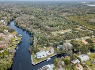 16483 W River Rd, Inglis, FL 34449