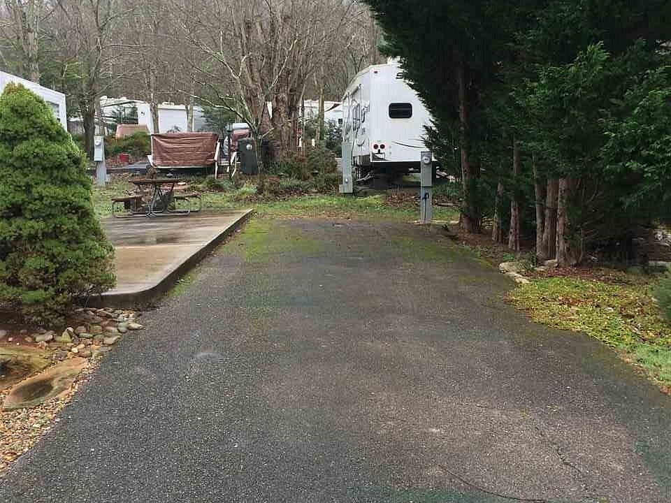 1st image of 934229 Parkway Lot 93