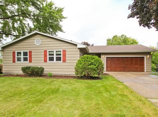8537 Zenith Rd, Bloomington, MN 55431