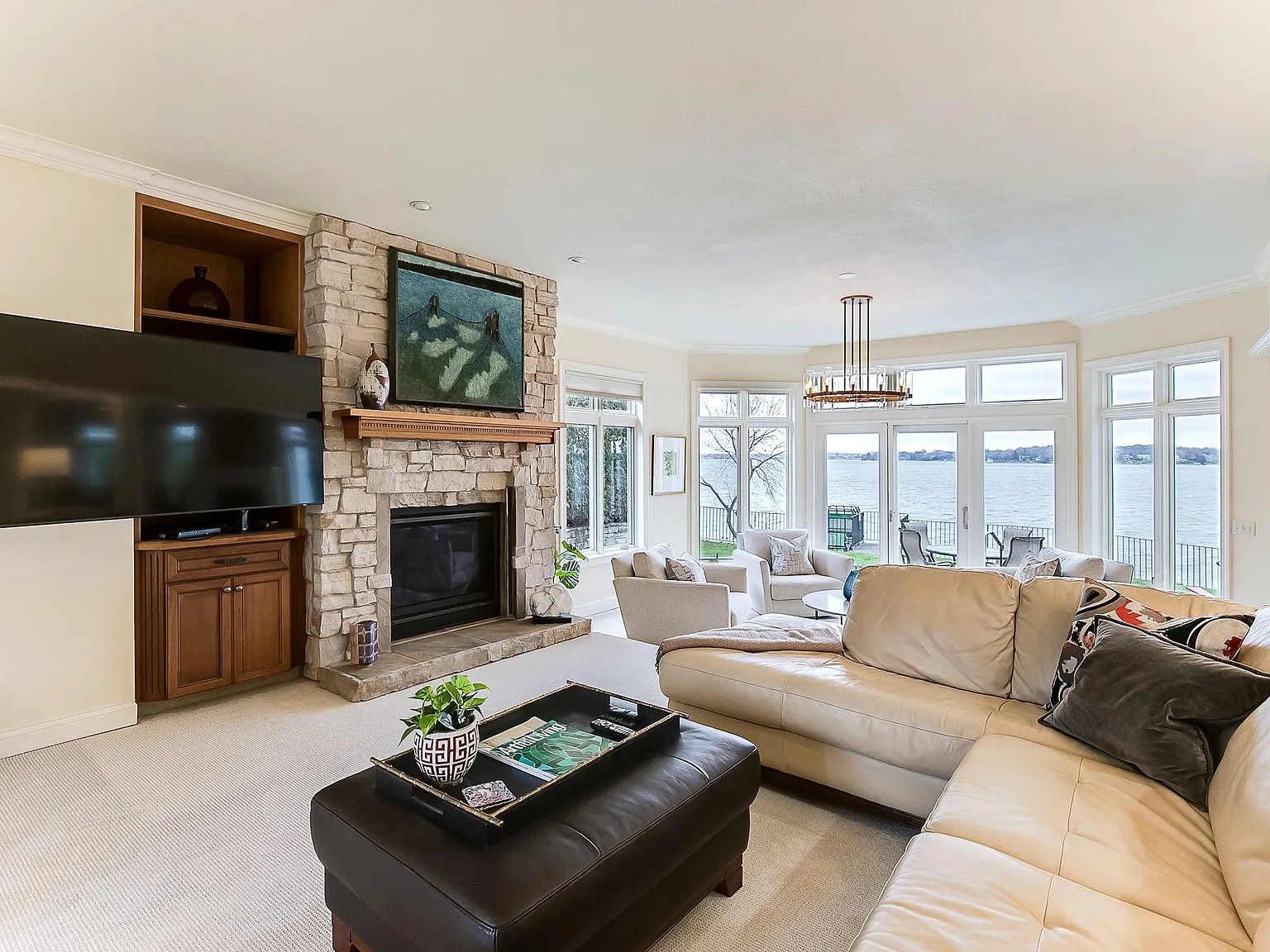 5 bed, 3090 sqft, $7,500 — Photo 4