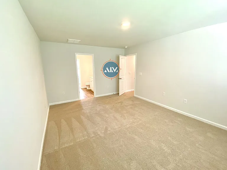 1729 Sanctum St — Photo 22