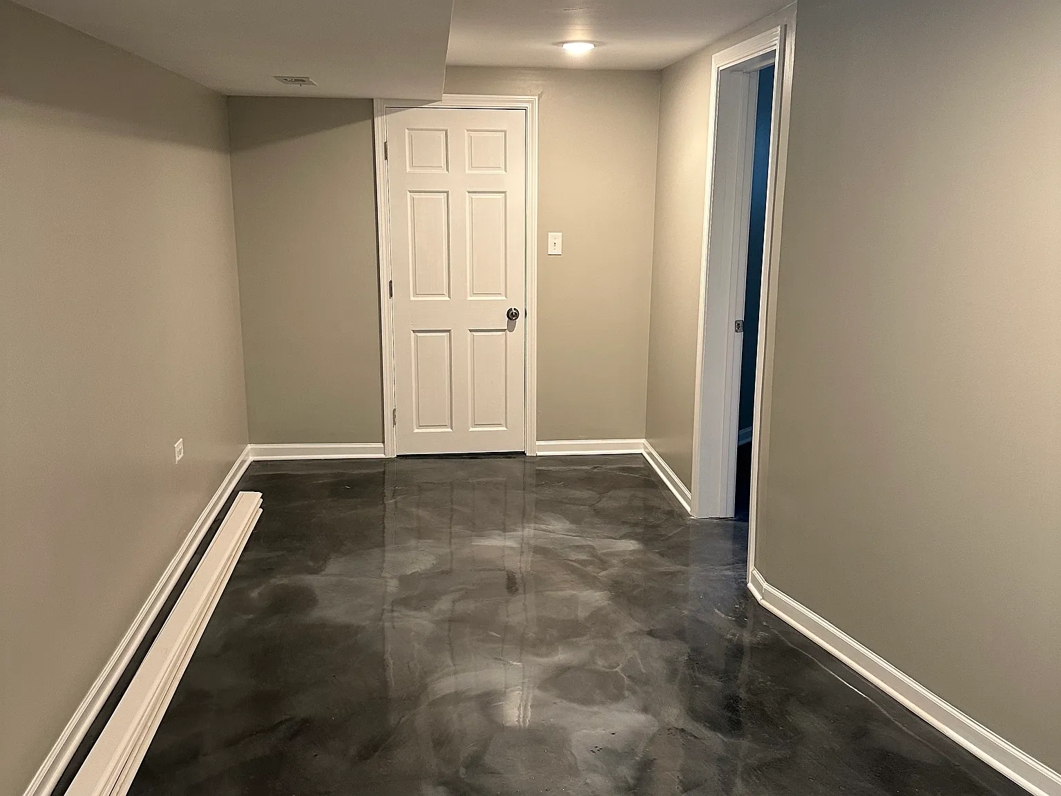 2 bed, 1000 sqft, $1,600 — Photo 3