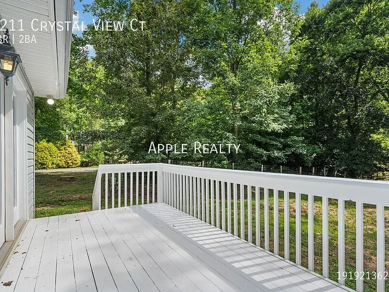 1211 Crystal View Ct — Photo 16