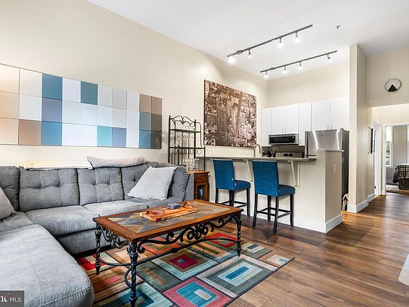 5th image of 182 Gay St APT 802