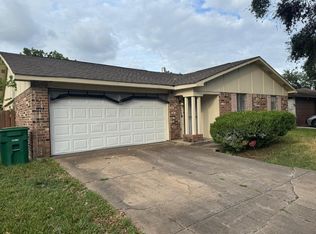 6110 W Ridgecreek Dr, Houston, TX 77053