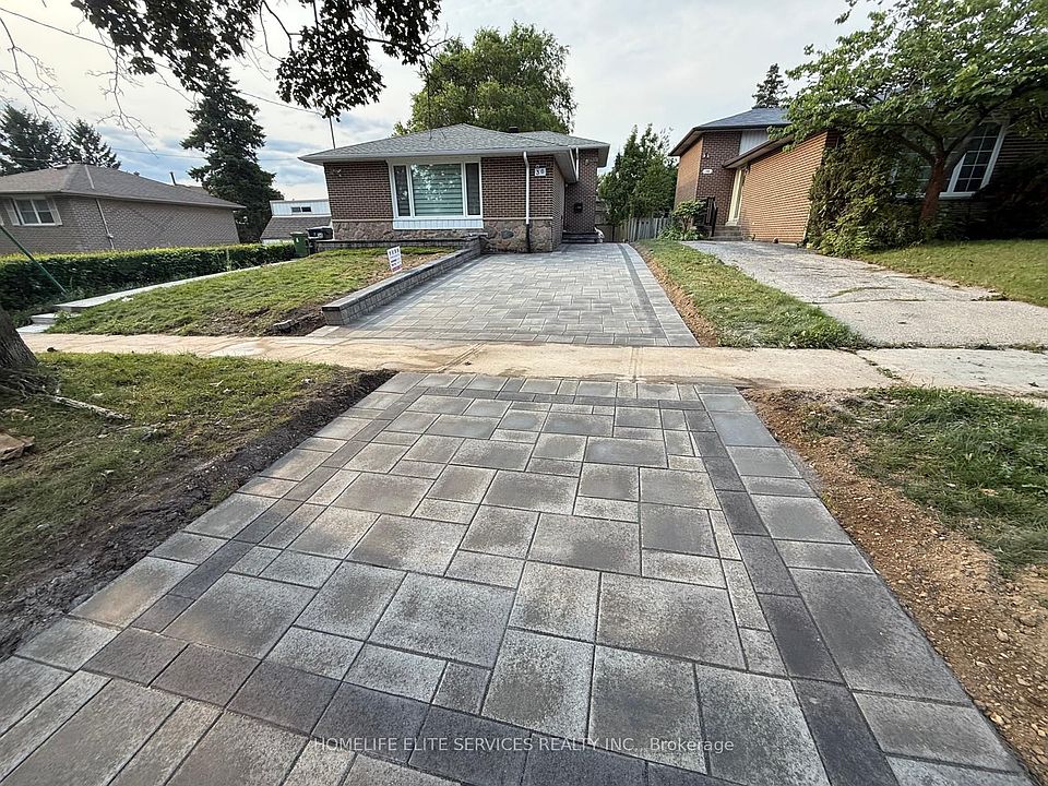 1st image of 36 Manorglen Cres